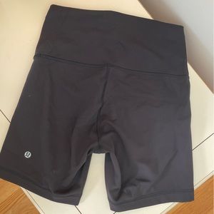 Wunder Train High-Rise Short 6"